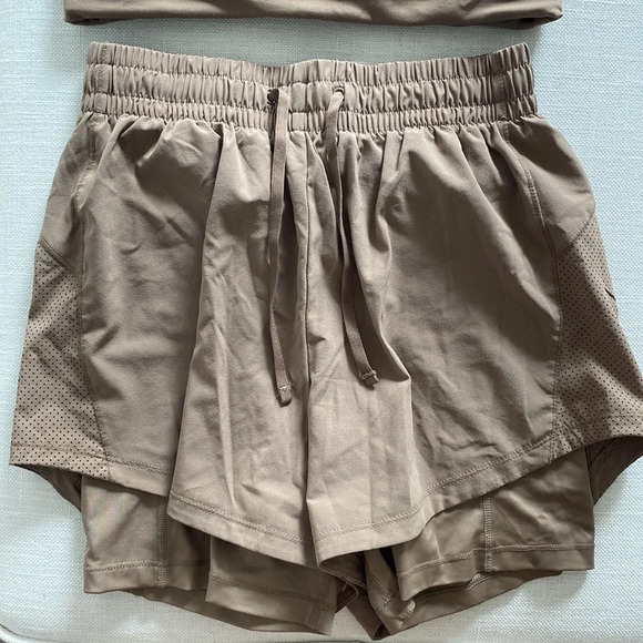 H&M Move High arise Activewear Shorts with 5” Liner Brown XS - Picture 1 of 8
